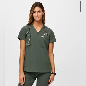 Figs Catarina  scrub top- moss